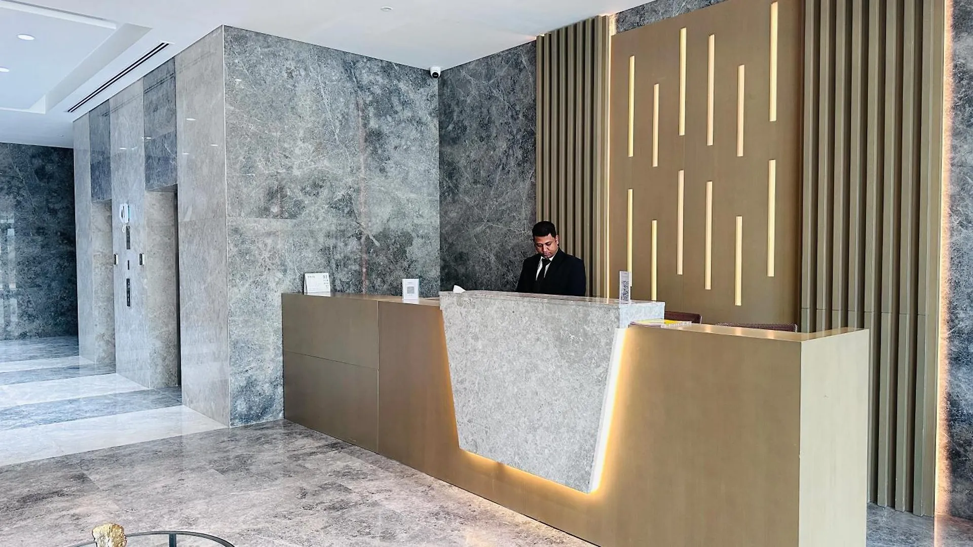 Sunday Sheikh Zayed Road Concord Tower By Belvilla Dubai United Arab Emirates